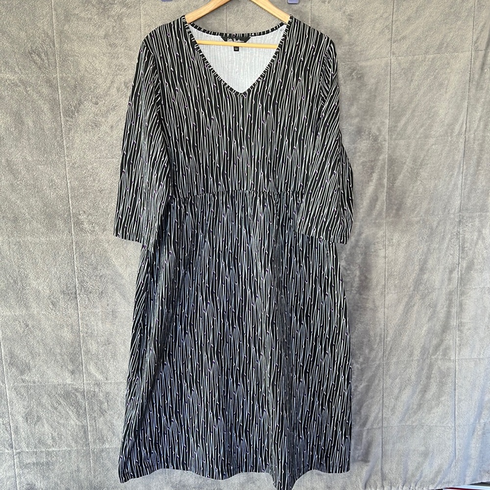 Ulla Popken Black and White V-Neck Patterned Midi Dress